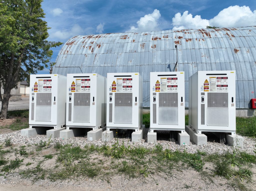 Enerģijas uzglabāšanas sistēma 0,54MW/1,075MWh Saldus novadā